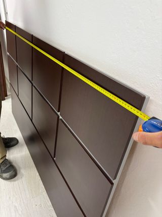 Cabecero de madera marrón y blanco para cama 150