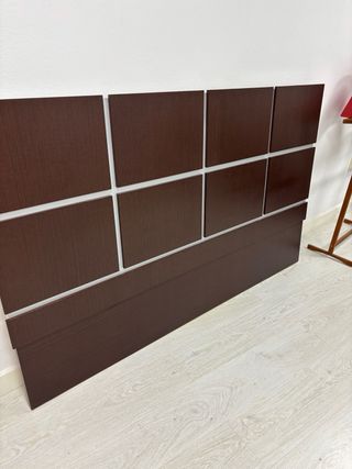 Cabecero de madera marrón y blanco para cama 150