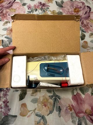 Mini Máquina de Coser Eléctrica Vintage