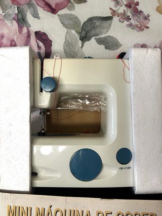 Mini Máquina de Coser Eléctrica Vintage