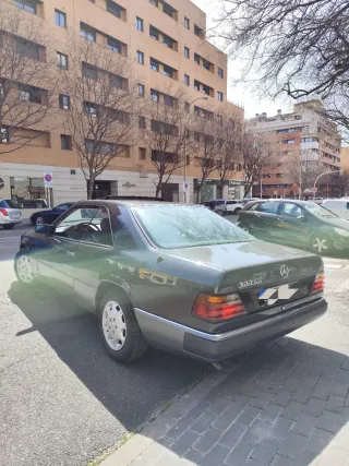 Mercedes-Benz Clase E 1989