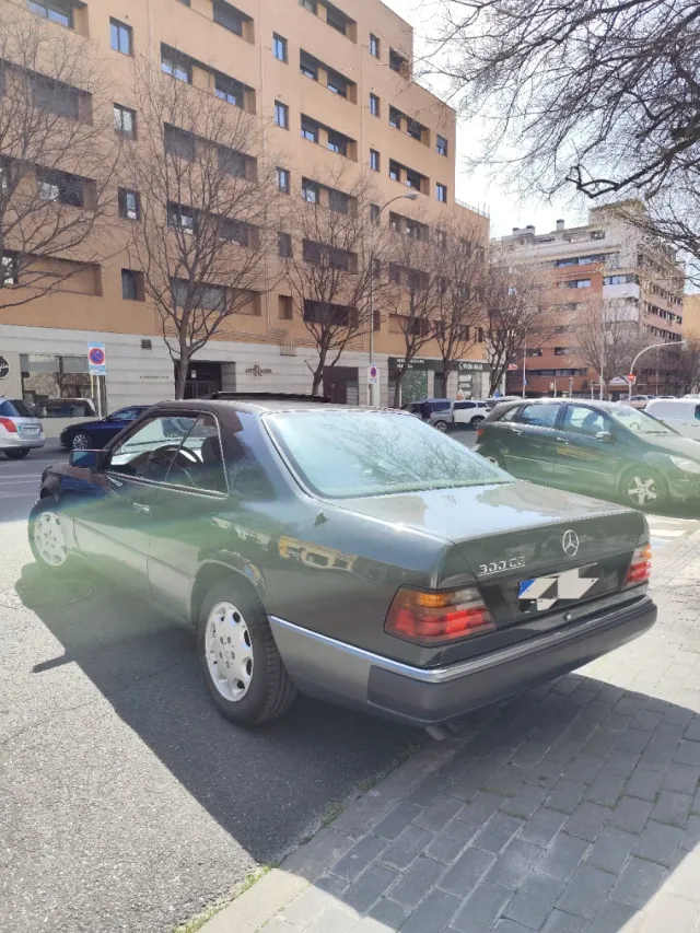 Mercedes-Benz Clase E 1989