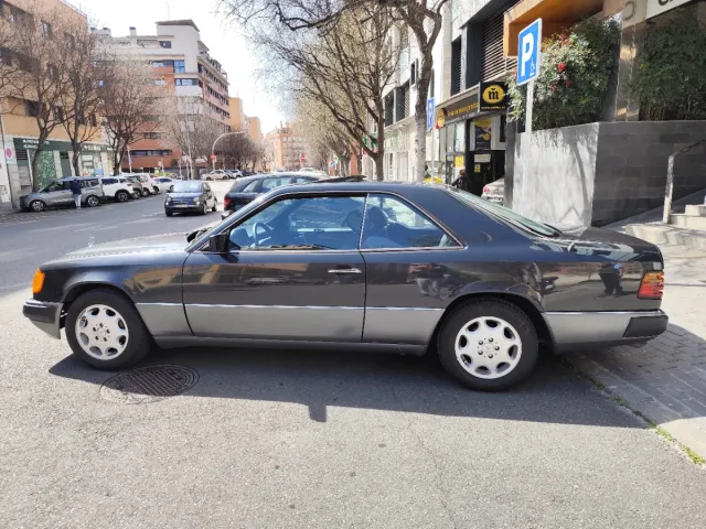 Mercedes-Benz Clase E 1989
