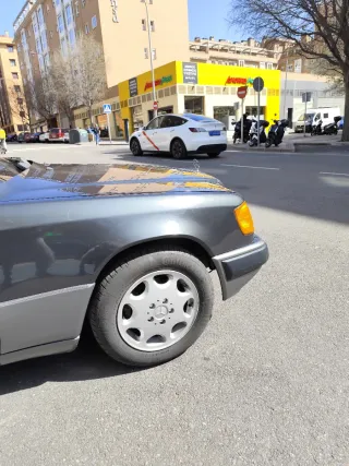 Mercedes-Benz Clase E 1989