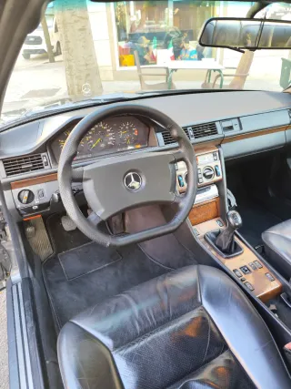 Mercedes-Benz Clase E 1989