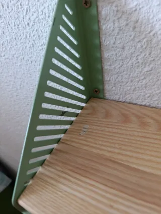 Balda de madera y metal