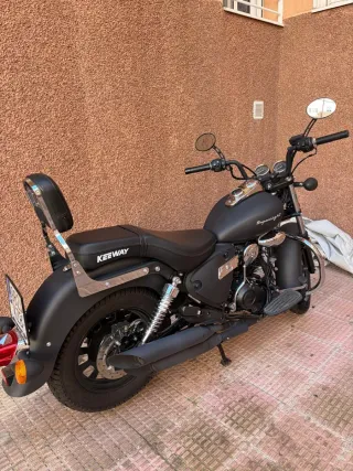 Keeway Superlight 125 Negra