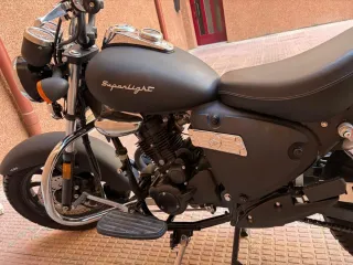 Keeway Superlight 125 Negra