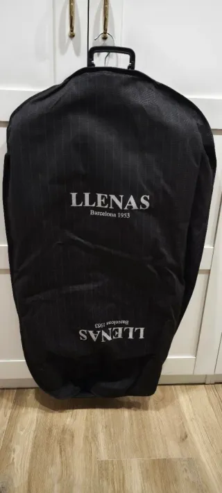 Traje de Novio Negro con Corbata Roja