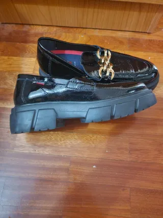 Zapatos Callaghan charol hebilla dorada T40