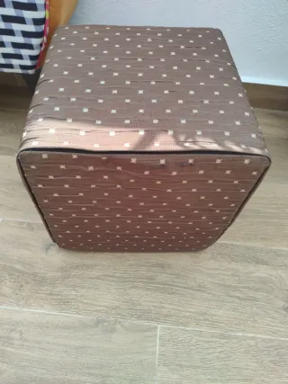 Puff cuadrado tela estampado lavable. Con cremalle