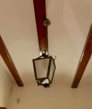 Lámpara de latón con cristal