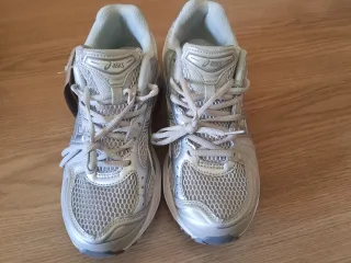 Asics Gel Kayano 14 Talla 43.5 Plata