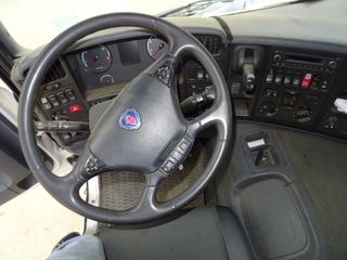 Scania P 400-CAMIONES GRUA