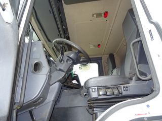 Scania P 400-CAMIONES GRUA