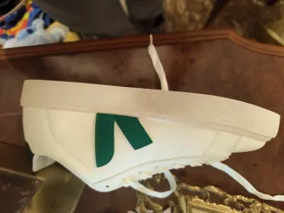 Zapatillas Veja Blancas y Verdes