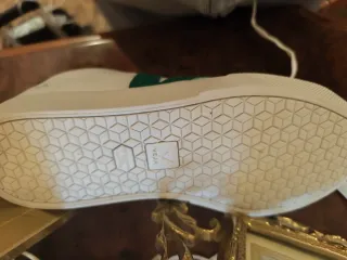 Zapatillas Veja Blancas y Verdes