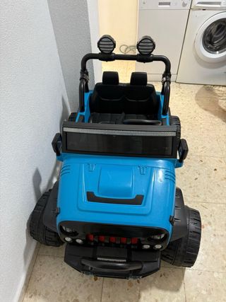 Coche eléctrico infantil azul