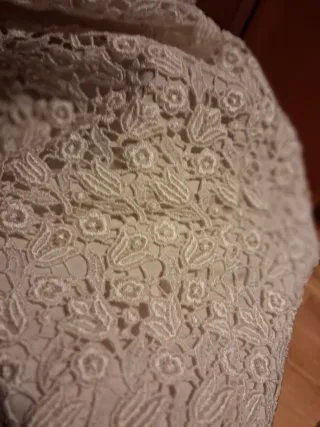 Blusa de encaje beige