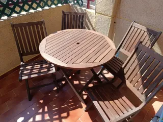 Conjunto mesa y sillas madera terraza