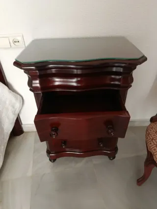 Juego 2 Mesitas de Noche Madera y Cristal