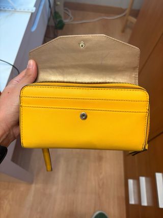 Cartera Amarilla Anne Klein