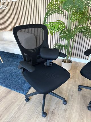 Sillón de oficina ergonómico negro