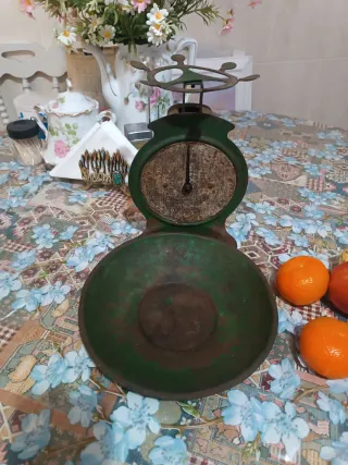 Báscula antigua verde holandesa