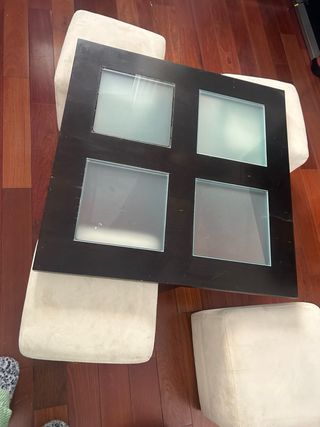 Mesa centro madera negra 4 pufs