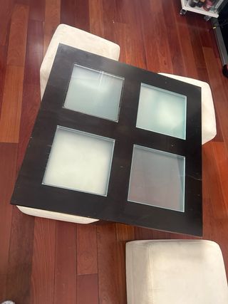 Mesa centro madera negra 4 pufs