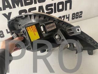 Faro Trafic vivaro primastar 8200701354