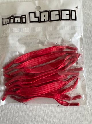 Mini lacci rossi