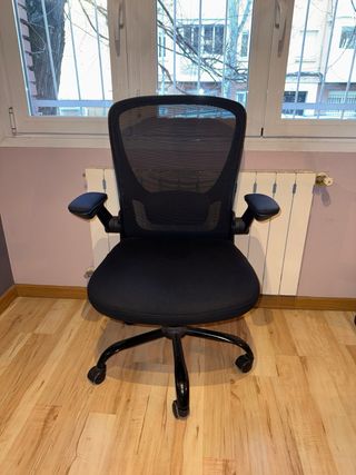 Silla ergonómica de oficina negra