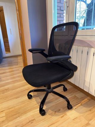 Silla ergonómica de oficina negra