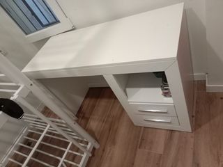 Escritorio blanco moderno