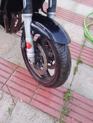 Yamaha Fazer Negra y Plateada