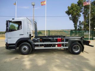 Mercedes ATEGO 13 23-CAMIONES GRUA