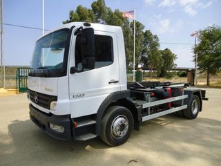 Mercedes ATEGO 13 23-CAMIONES GRUA