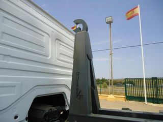 Mercedes ATEGO 13 23-CAMIONES GRUA