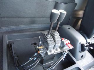 Mercedes ATEGO 13 23-CAMIONES GRUA