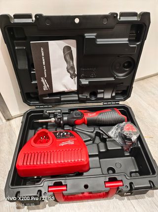 Soldador Milwaukee M12 + Cargador + Batería