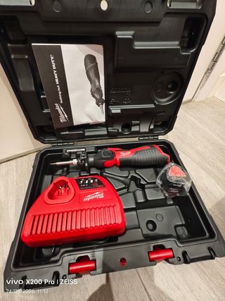 Soldador Milwaukee M12 + Cargador + Batería