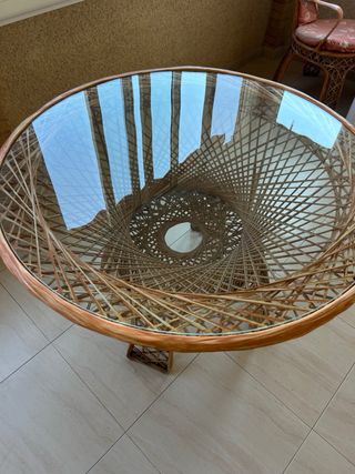 Mesa y sillas jardín