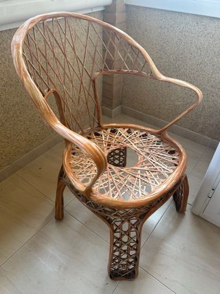 Mesa y sillas jardín