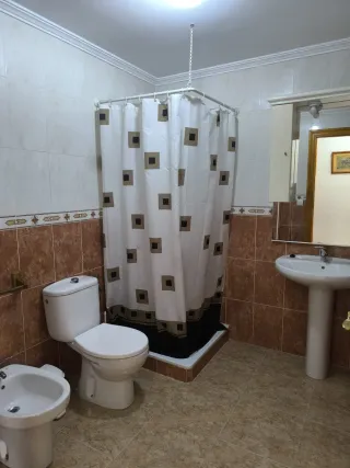 Piso de 3 dormitorios, 2 baños, garaje y trastero