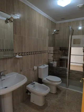 Piso de 3 dormitorios, 2 baños, garaje y trastero