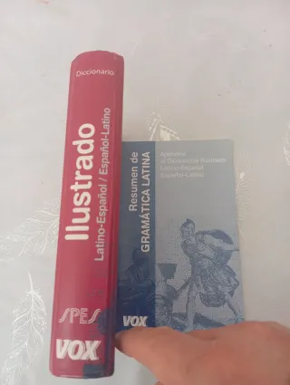Diccionario Ilustrado Latín. Latino-Español/ Es...