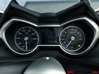 YAMAHA X-MAX 125 -APTA B Y A1-
