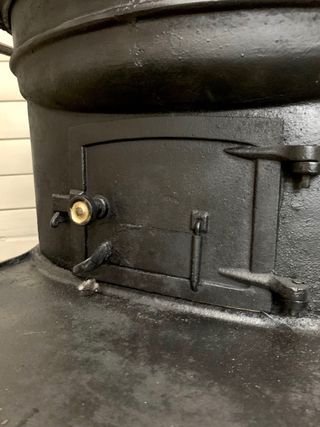 Cocina económica antigua ,de leña. Estufa