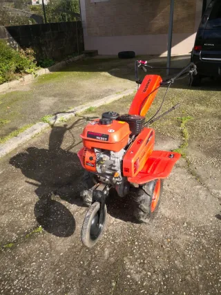 Motoazada Anova MC570 con ruedas